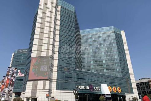 世和中心坐拥广兰路地铁口生活交通配套成熟